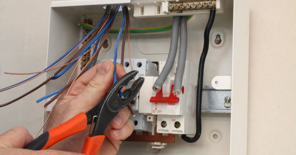 Circuitos e fiações elétricas em Suzano